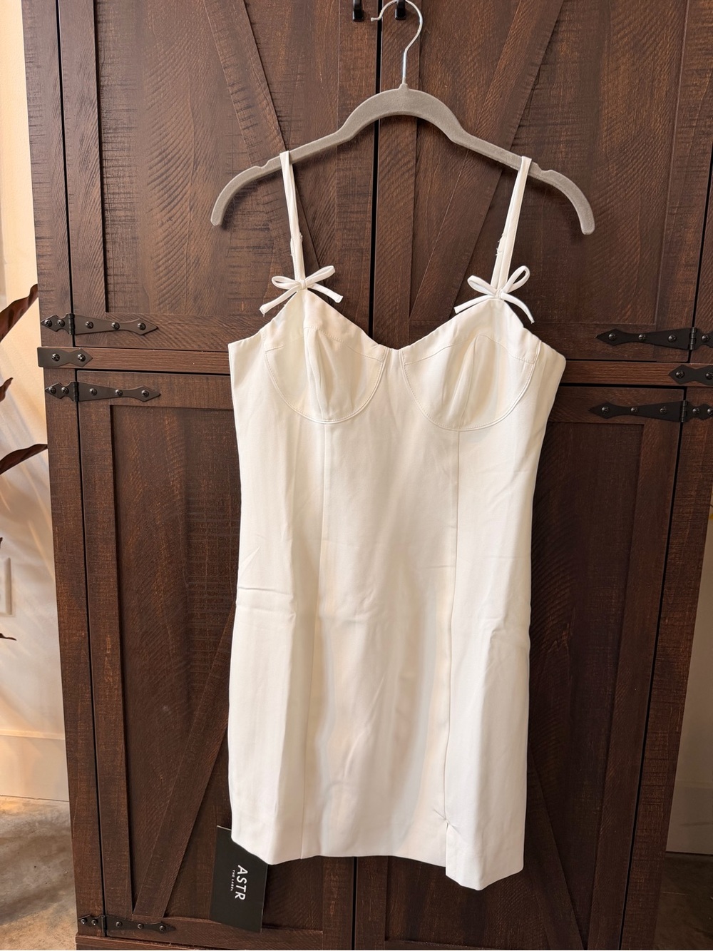 NWT Astr the Label White Bow-Strap Mini Dress with Front Slit, size medium - Picture 3 of 6